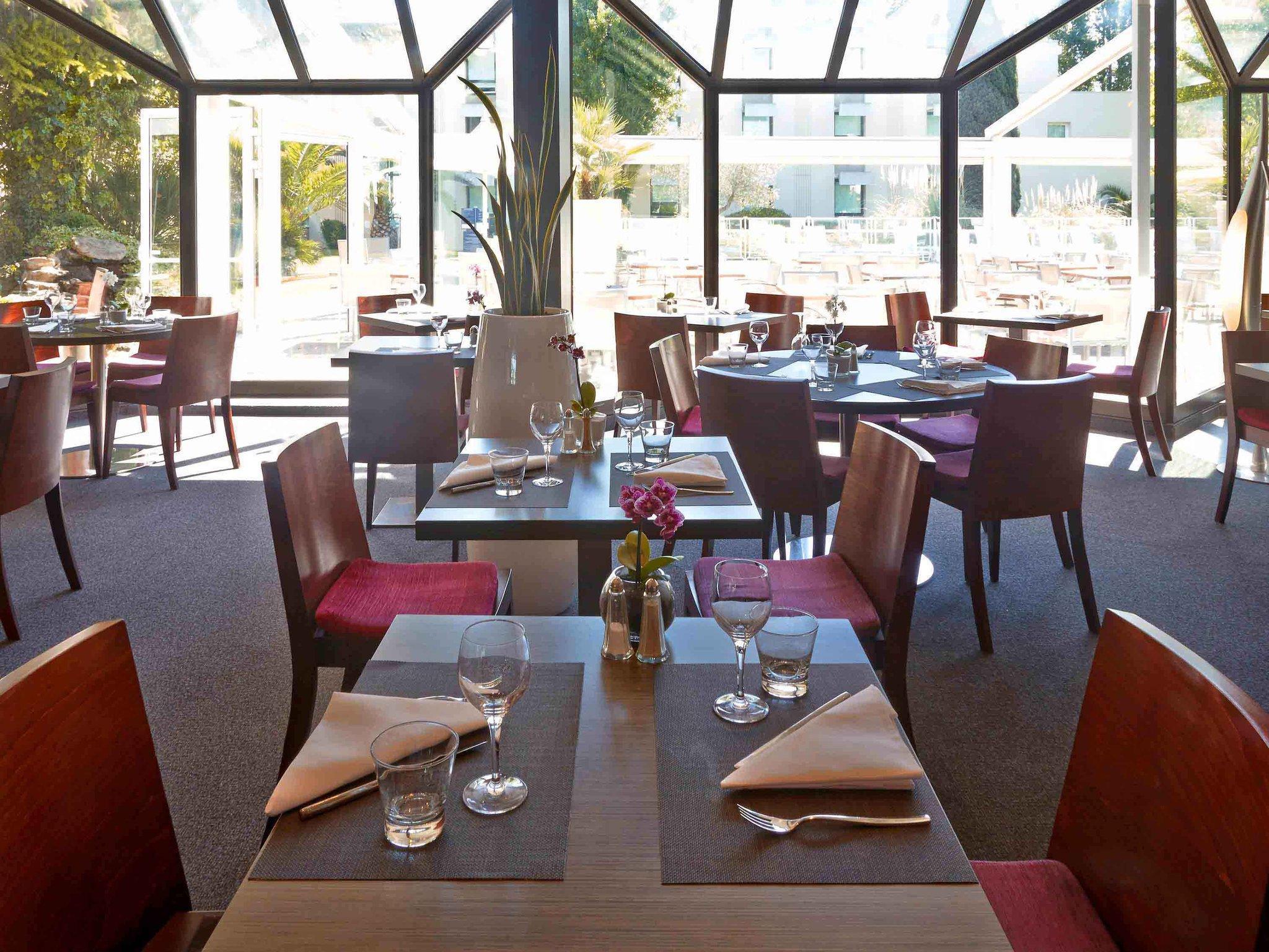 Hotel Novotel Est Porte D'aubagne 4*
