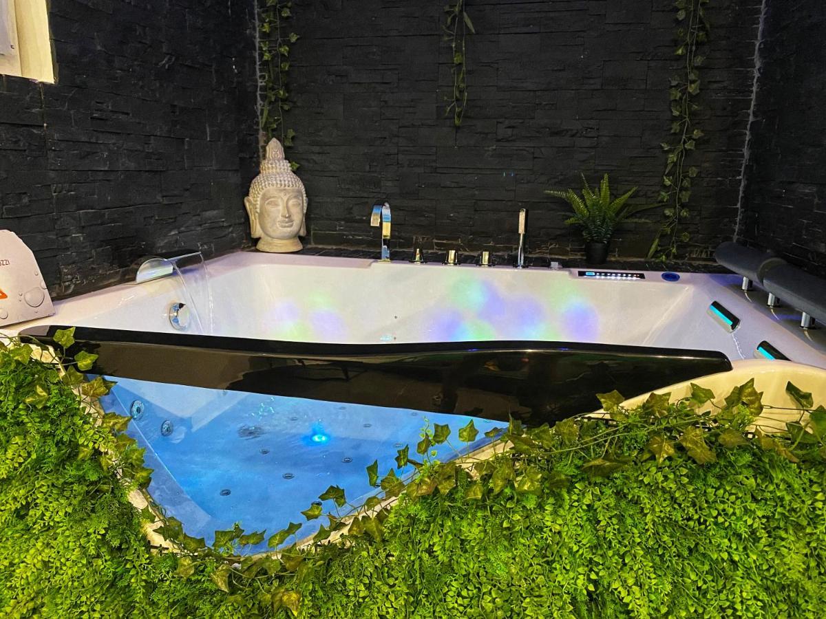 Jacuzzi Privatif Des Catalans Marsella