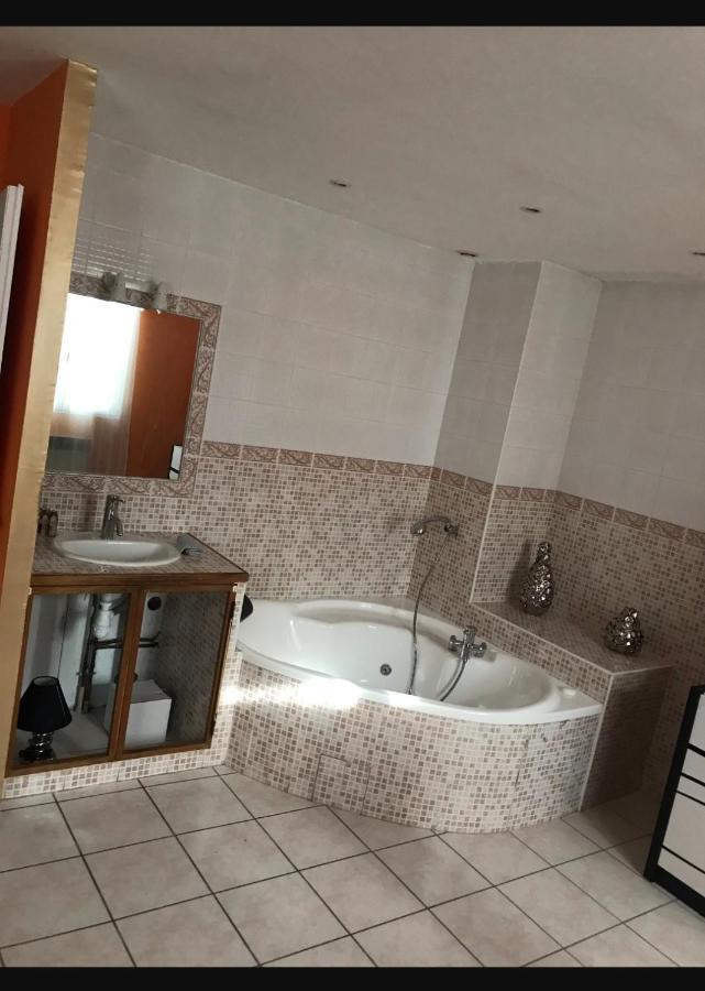 Maison Sainte Marthe Guest house *