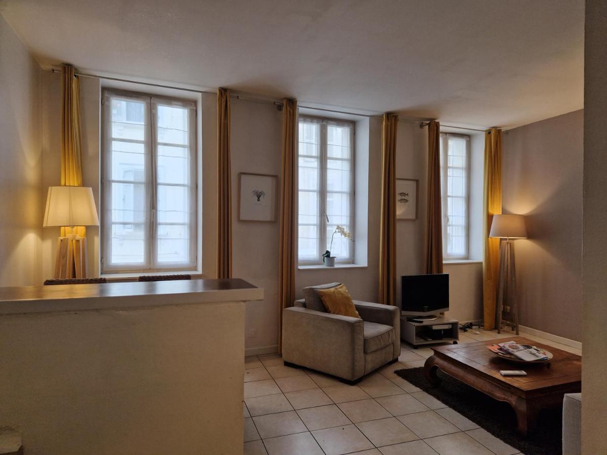 2 Pieces Dans Le Centre Avec Petite Terrasse 3*** Apartment