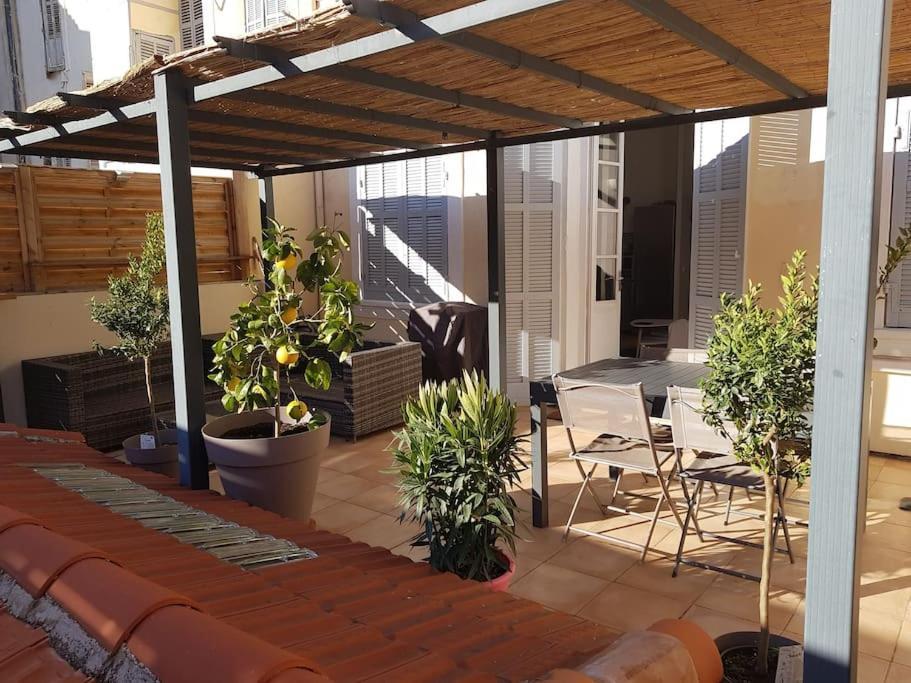 Superbe 2 Pièces Avec Grande Terrasse, Classé *** Apartamento *