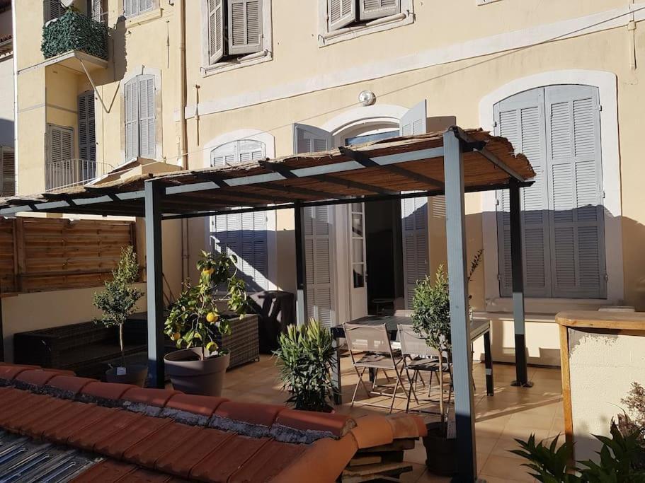 Superbe 2 Pièces Avec Grande Terrasse, Classé *** Marsella