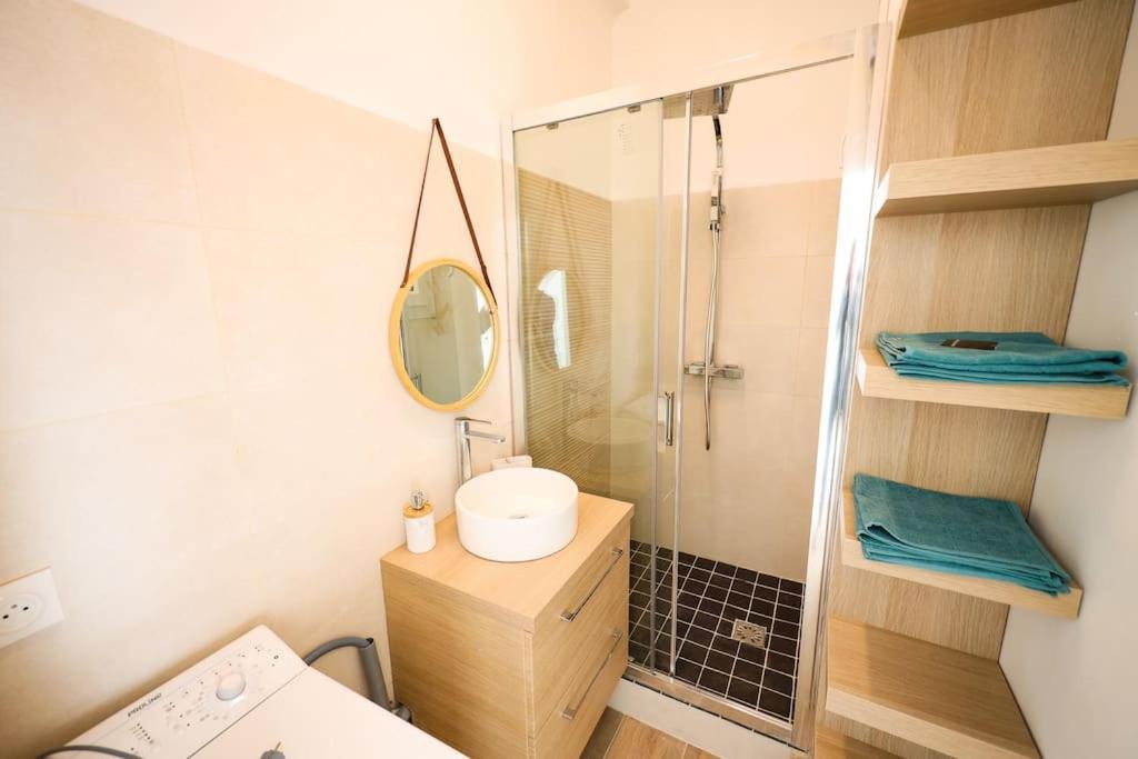 Cosy Pied A Terre Rue Corneille, Coeur Marseille, 4 Pers, 2 Ch Apartment