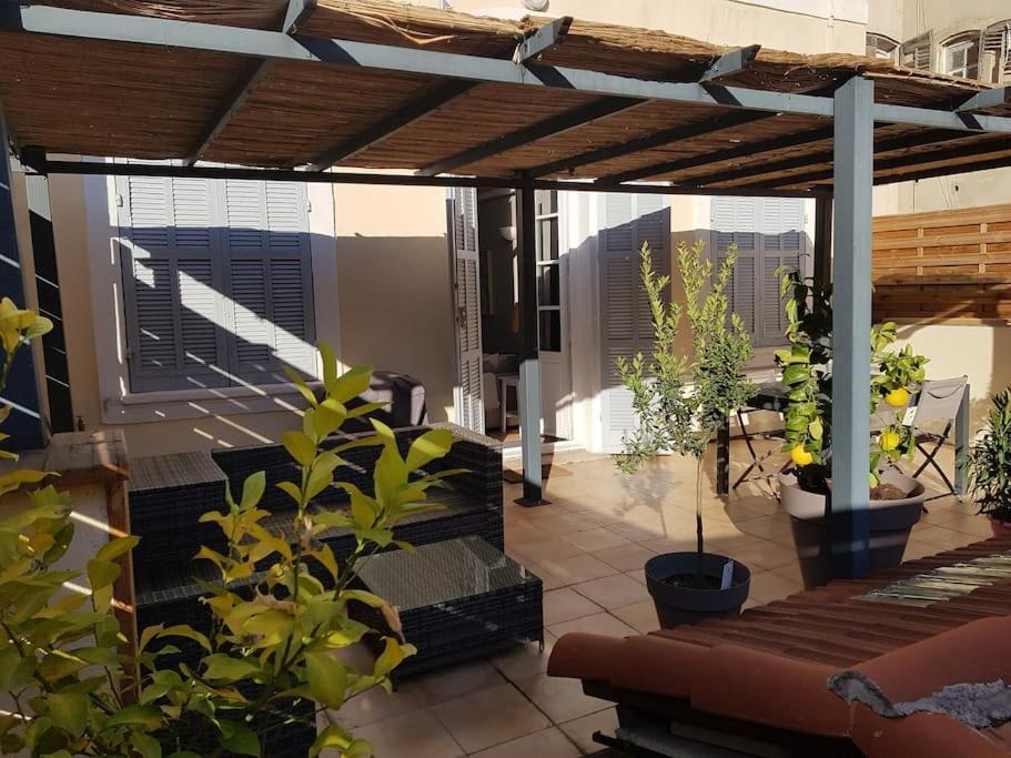 Superbe 2 Pièces Avec Grande Terrasse, Classé *** *