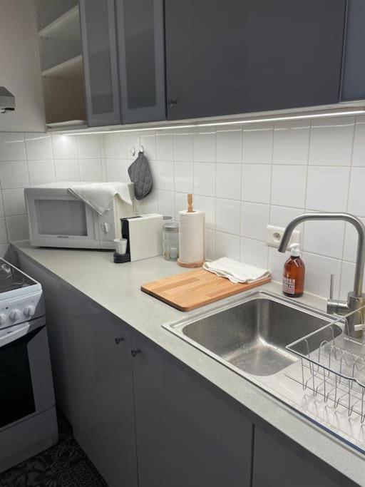 Pointe Rouge: Petit Cocon Entre Et Colline Appartement *