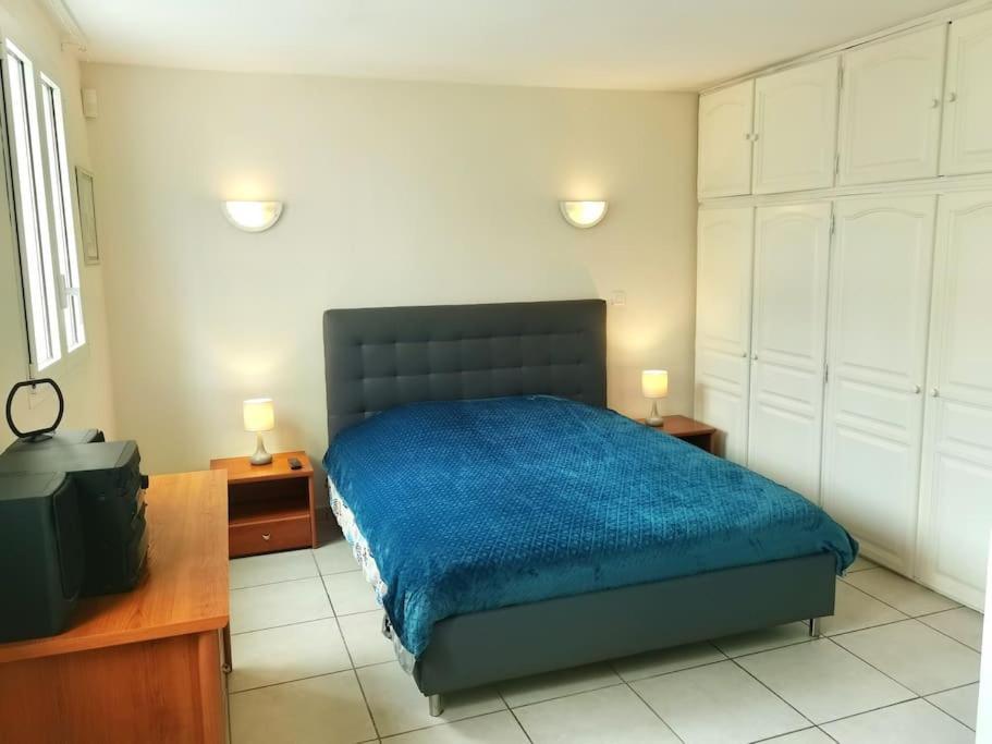 Sidonie : Jardin+jacuzzi En Ete, A 17min A Pied Casa de férias