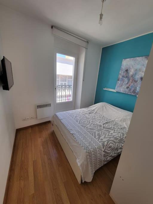 Air-conditioned With Bedroom And Balcony Appartement *