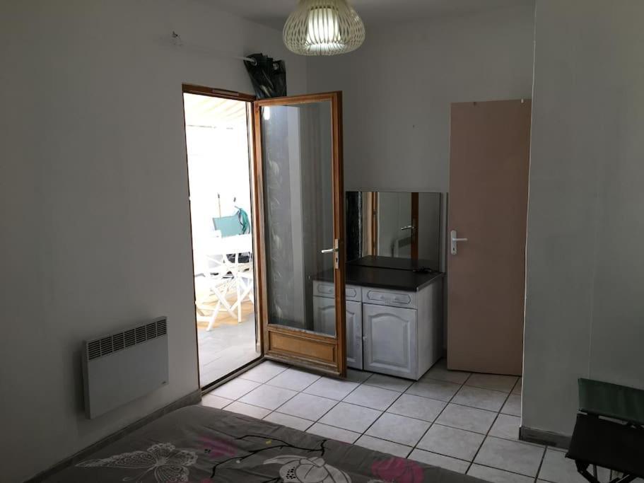 Apartment Flc 6 Couchages 2 Terrasse Metro 290m Marseille
