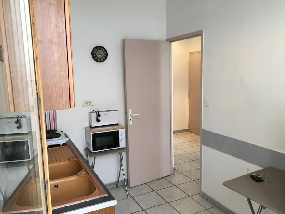 Apartment Flc 6 Couchages 2 Terrasse Metro 290m Marseille