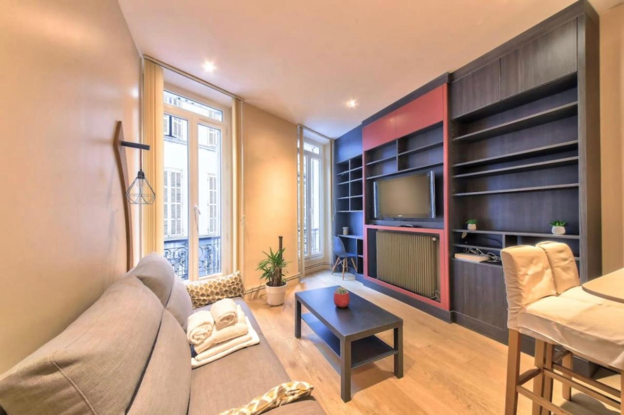 Cocoon Design And Comfort Near The Old Port Apartment
