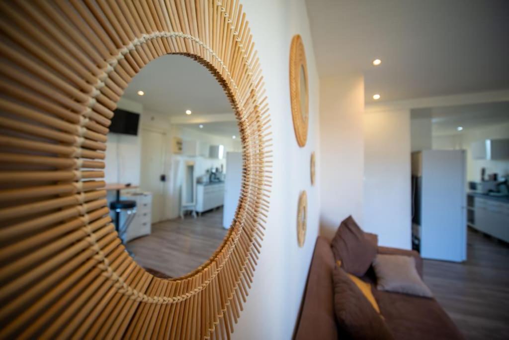 Air-conditioned Sleeps 4 To 6 Parking Marseille