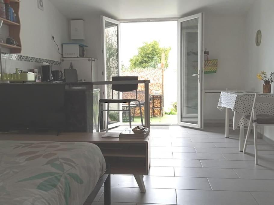 Studio Independant Proximite Metro Universites Afpa Appartement *