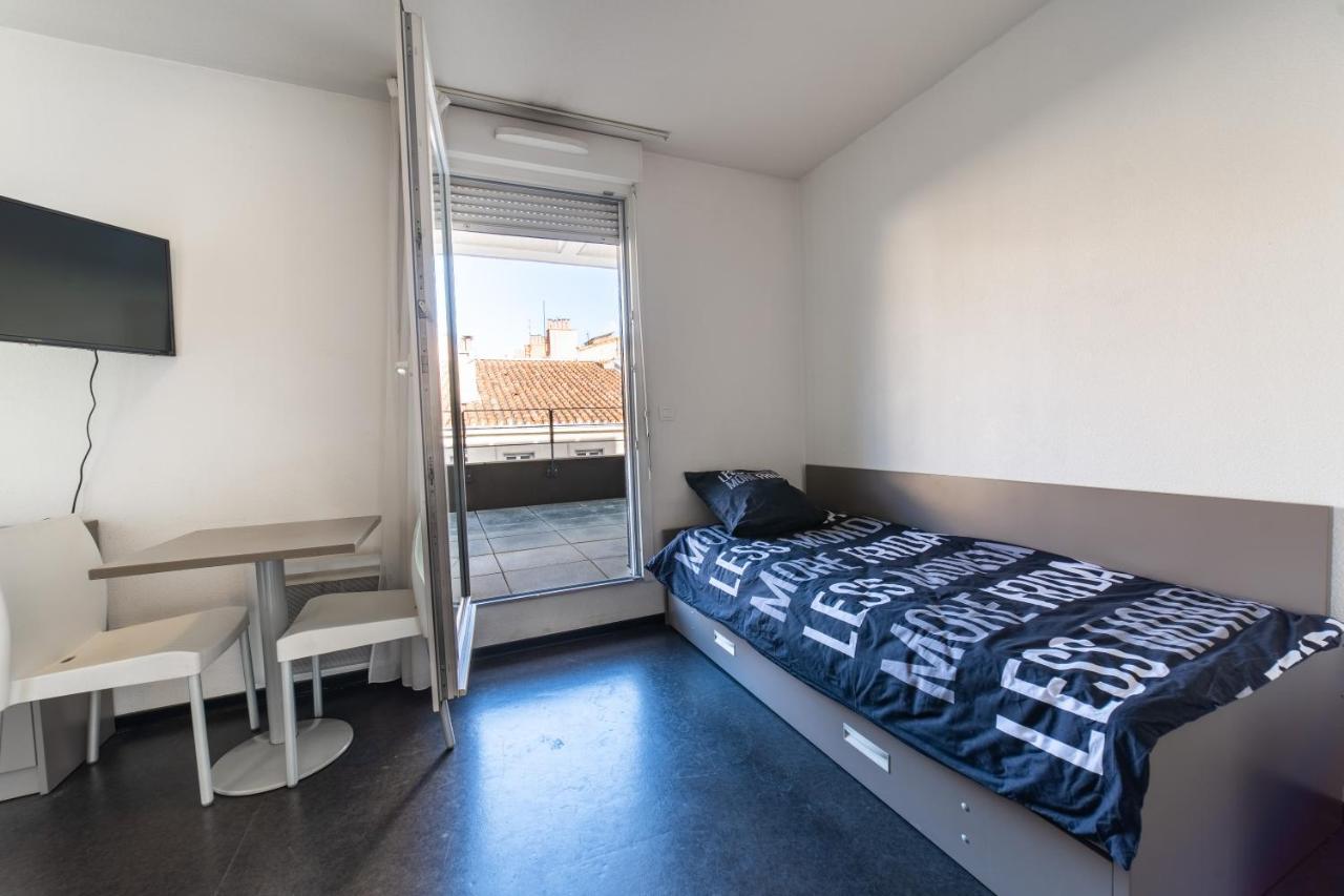 Le Stratege Apartment *
