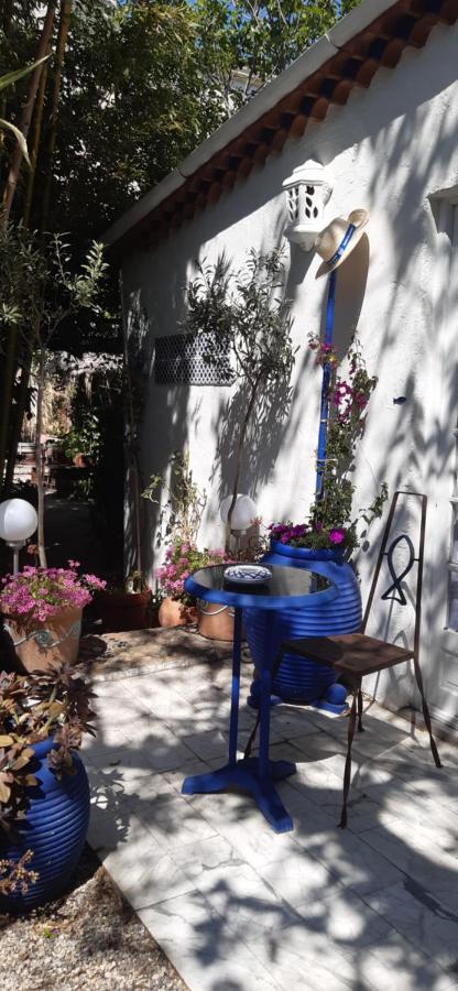 Maison Et Terrasse Dans Le Jardin Du Chateau De Gaillard Holiday home *