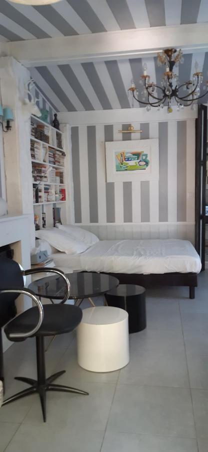 Holiday home Maison Et Terrasse Dans Le Jardin Du Chateau De Gaillard