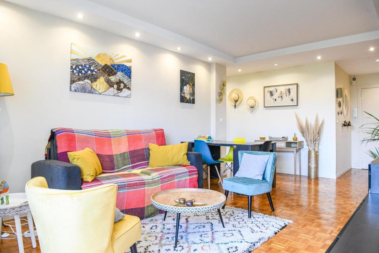 Grand Avec Balcon Et Parking Apartamento Marselha