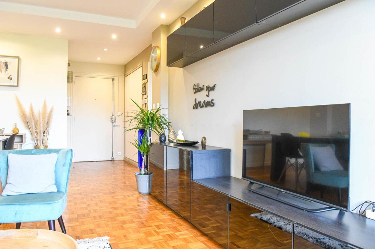 Grand Avec Balcon Et Parking Marselha
