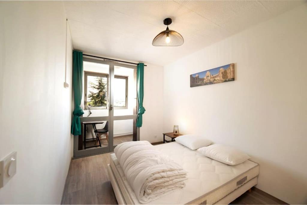Apartment Equipe Climatise 8 Couchages Marseille