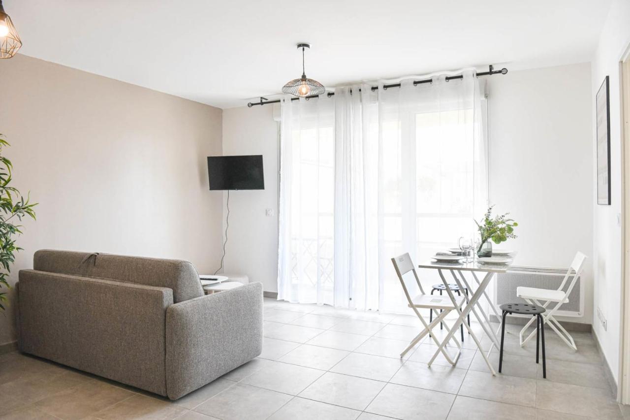 Apartment Avec Terrasse Et Parking A 2 Min Du Metro