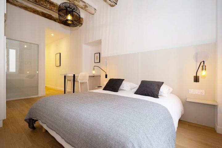 Apartment Design Vieux Port Marseille