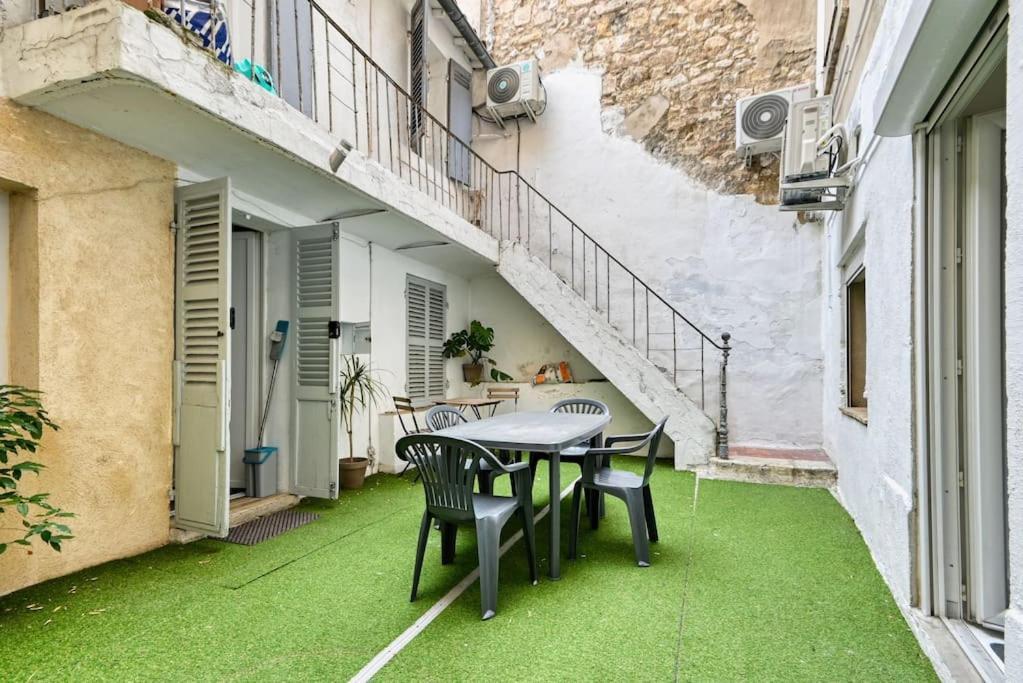 Thibaud - T4 Terrasse A 15 Min A Pied Du Metro Marseille