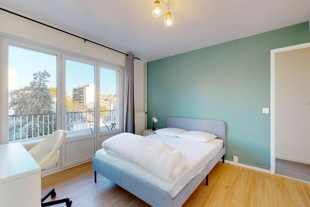 4 8 Couchages Avec Exterieur Marseille