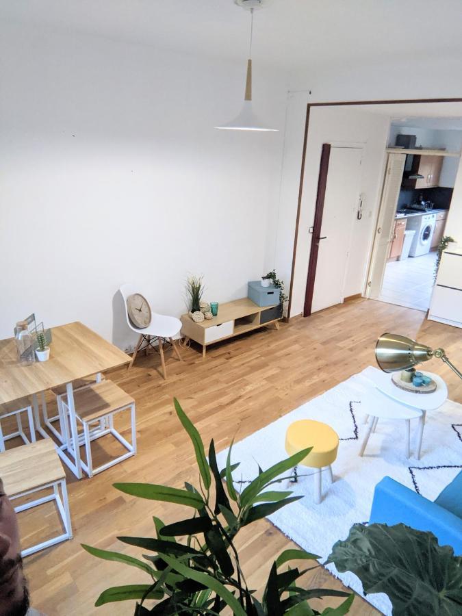 Lovely Bedroom In A Bright & Calm With Terrace Homestay *