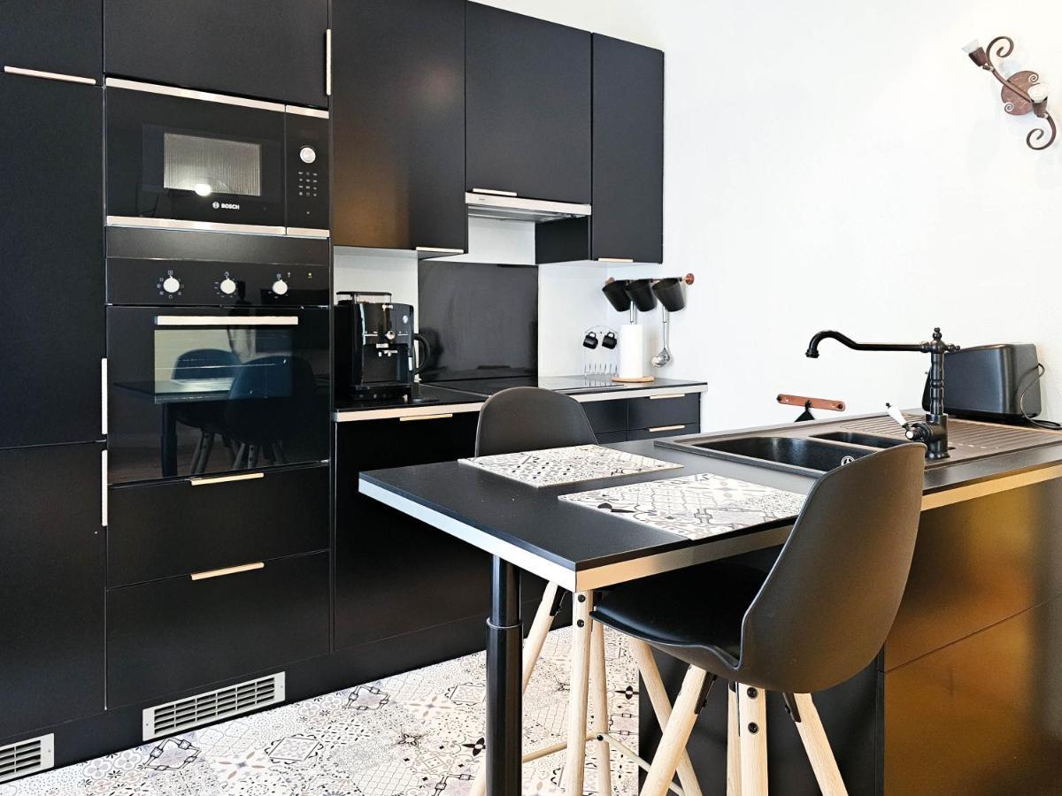 Apartment Le Lacydon - Quality At Vieux-port - Fully Equipped With Air-con Marseille