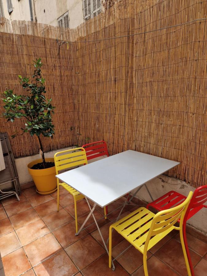 2 Pieces Dans Le Centre Avec Petite Terrasse 3*** Apartment *