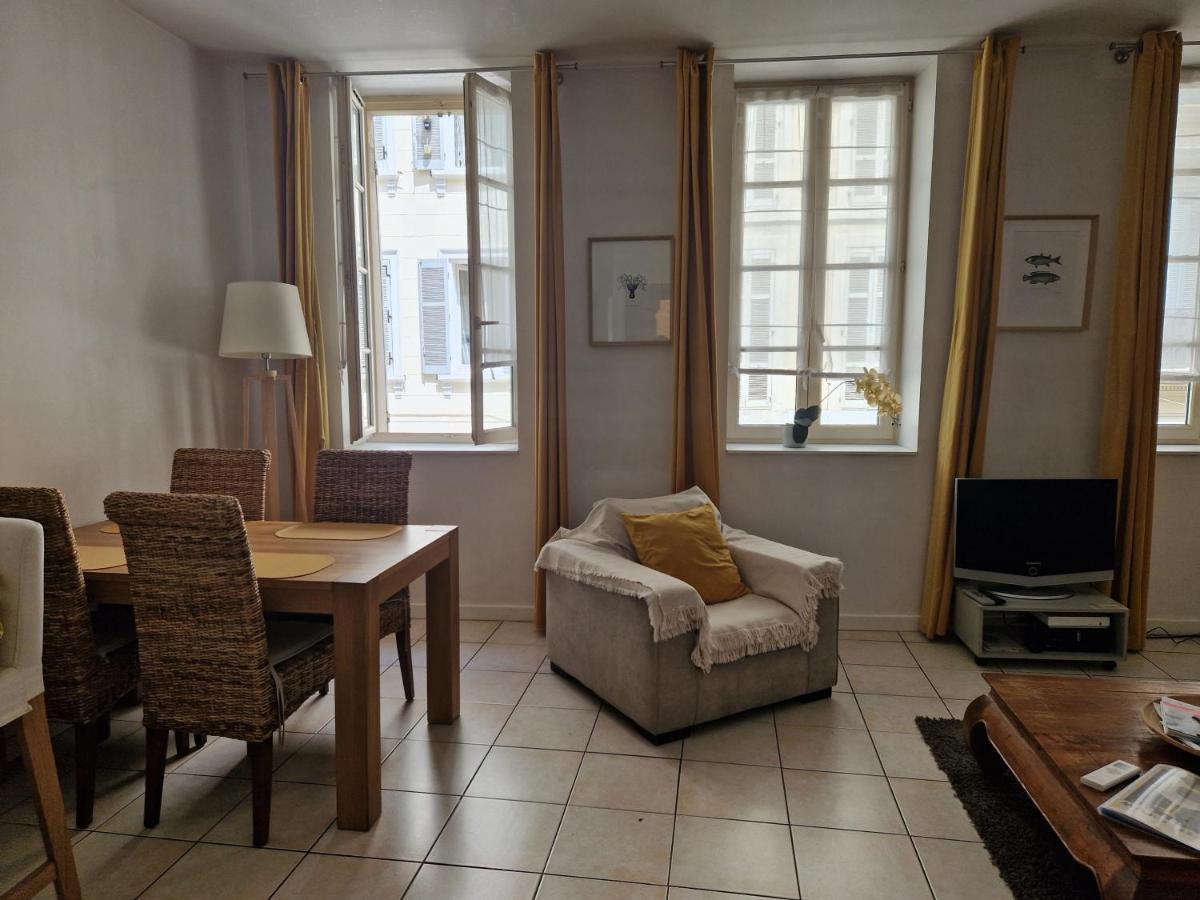 Apartment 2 Pieces Dans Le Centre Avec Petite Terrasse 3*** Marseille
