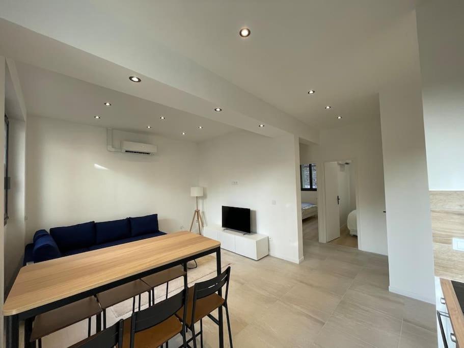 Charmant Appart / 4 Pers /2 Ch /centre/vieux-port Apartment