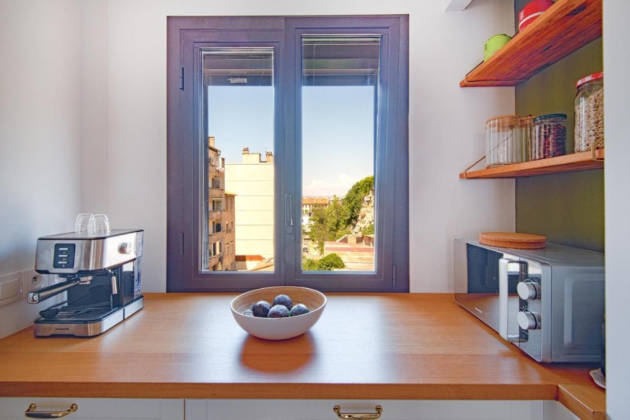 Un Balcon Sur Notre Dame * Marseilles