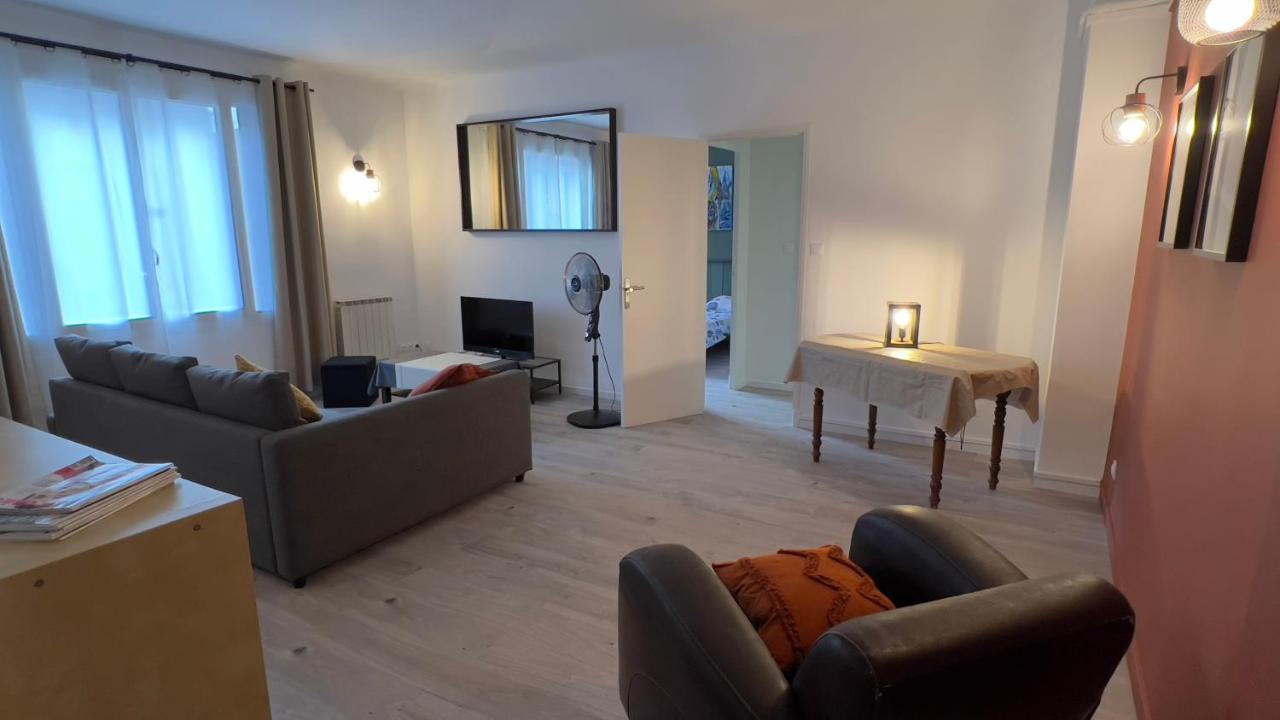 Escale Marseillaise, Grand T2 Calme, Pres Du Vieux Port Pour 2 A 4 Personnes, Nettoyage Rigoureux *