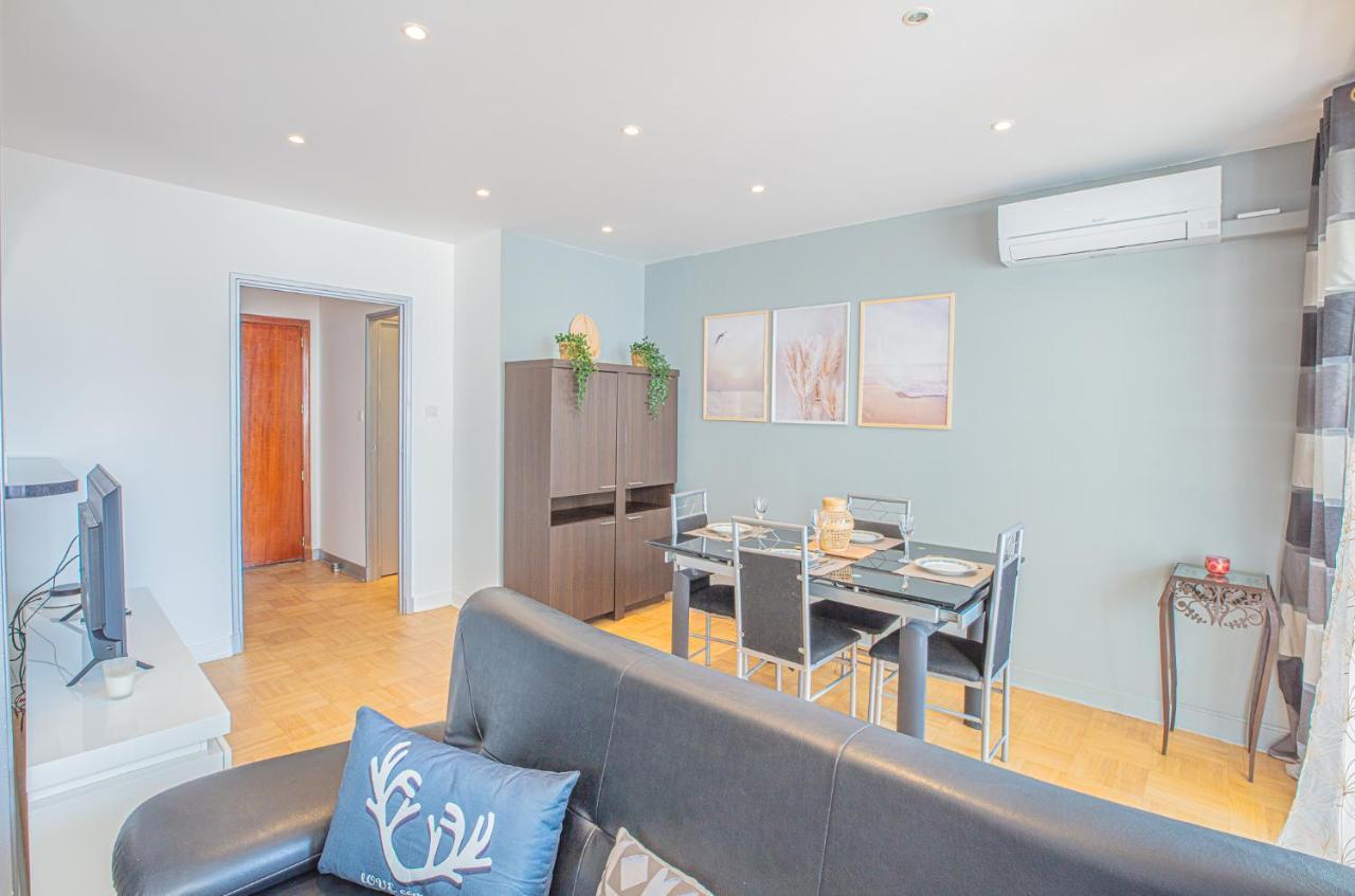 Apartment Ideal Couple, Family & Friends - Calme, Lumineux, Balcon - Proche Plages 2km - Velodrome A 10min - Olympique Marina - Climatisation & Parking Prive Marseille