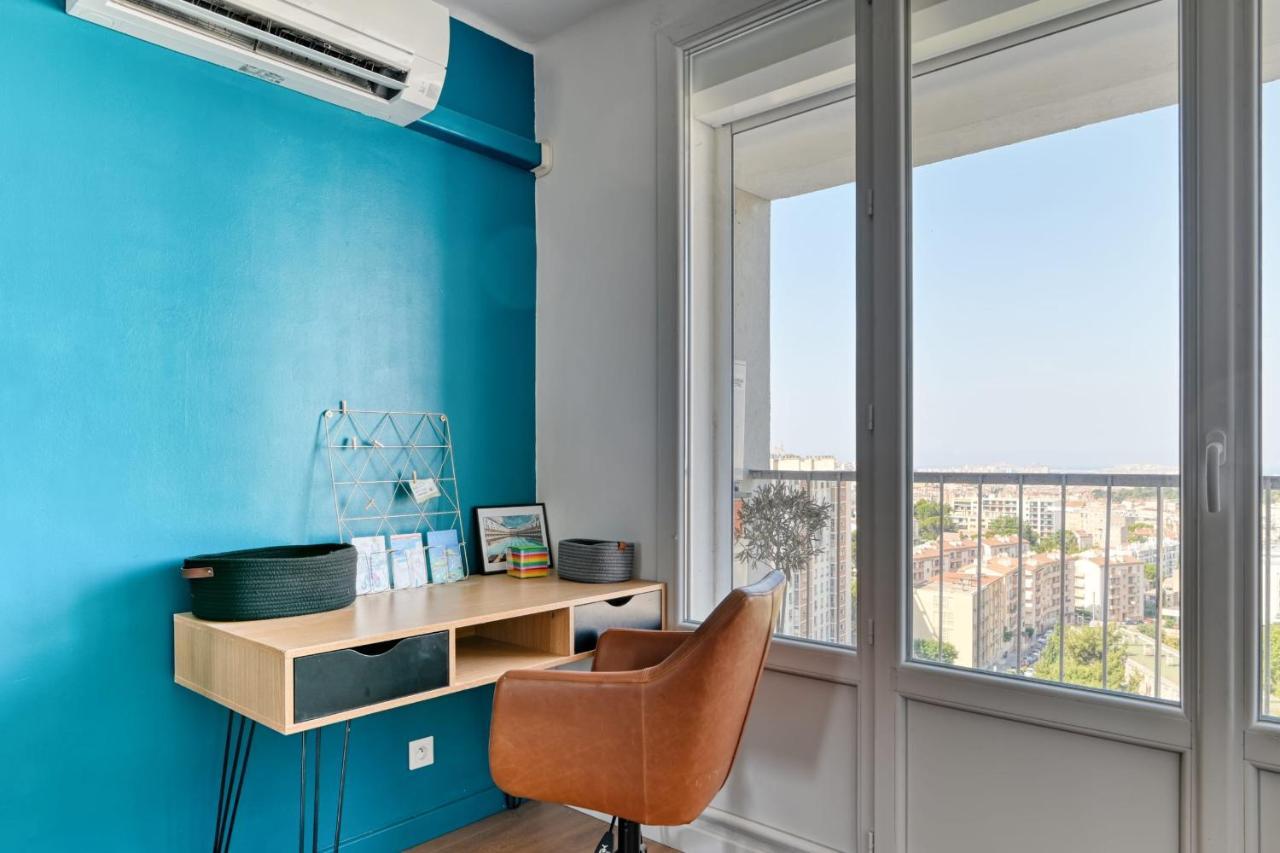 Superb Panoramic View Of Apartment Marseille