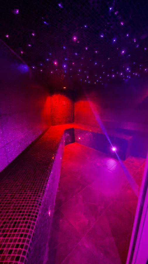 Avec Jacuzzi, Et Terrasse Apartment
