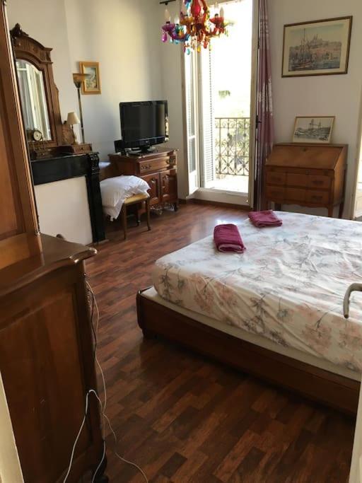 Apartment Flc-2 Rooms, 6p, Lift, Balconies, Quiet, Station 5 Mins *