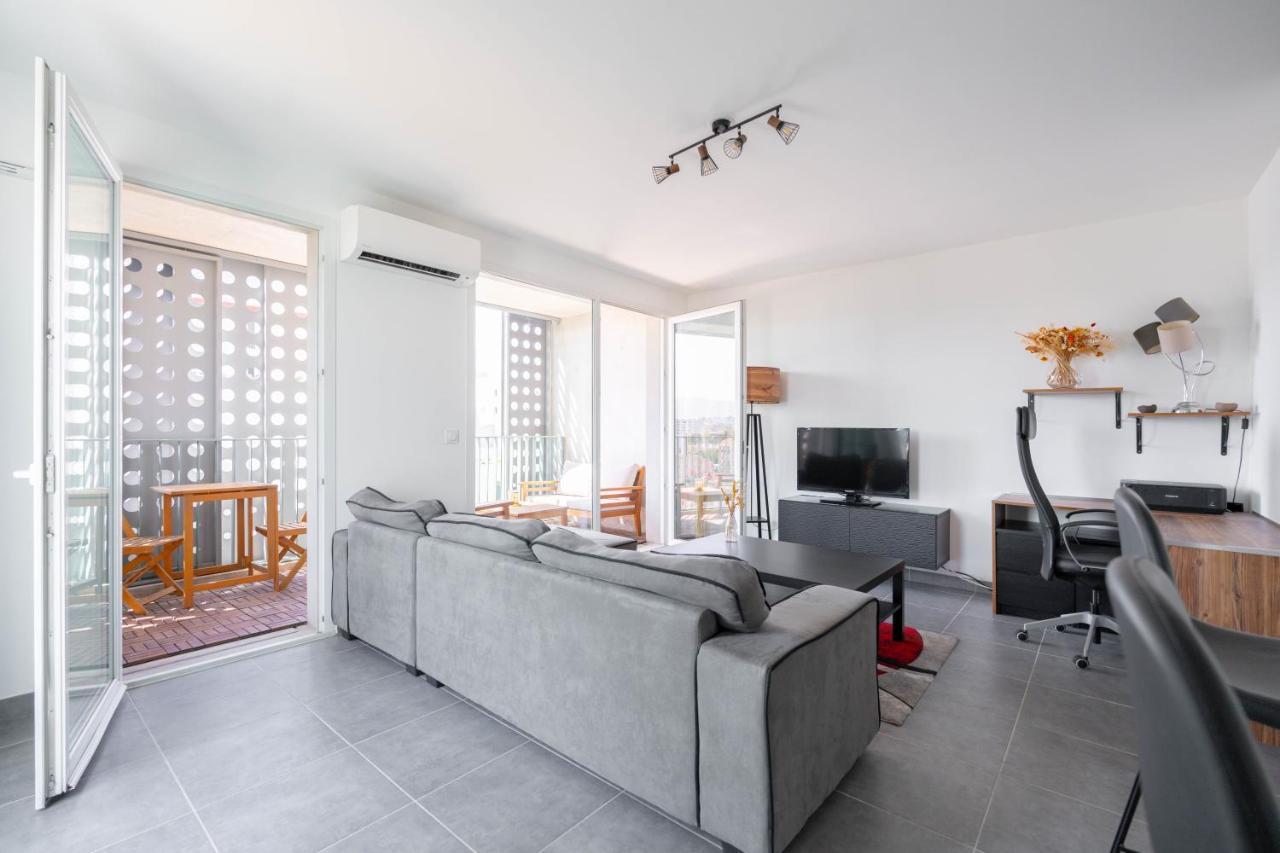 T2 Entre Plage Et Centre Ville-terrasse/parking Appartement *
