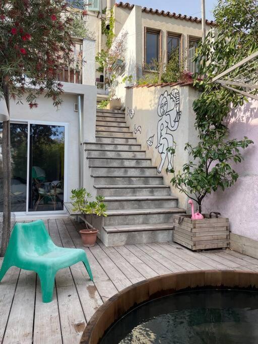 Vakantiehuis Maison 180 M2 Avec Bassin-piscine En Bois A Vauban Marseilles