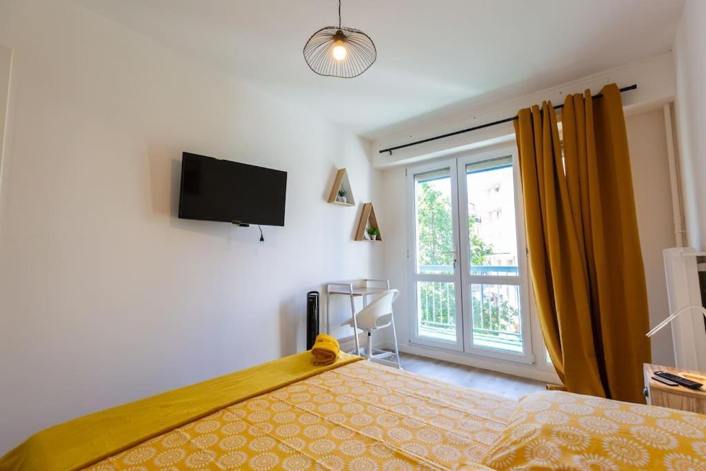 Apartment T5, 4 Chambres, St Charles/joliette Wifi, Terrasse