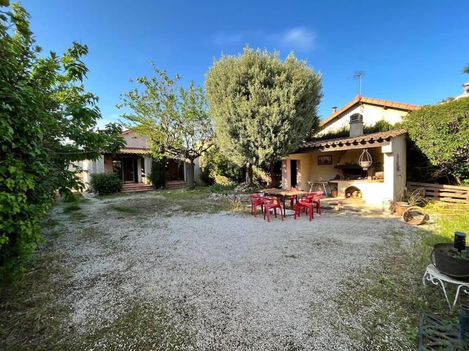 Agreable Maison Provencale Avec Jardin Holiday home *
