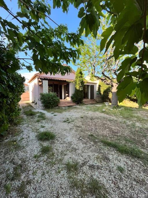 Holiday home Agreable Maison Provencale Avec Jardin *