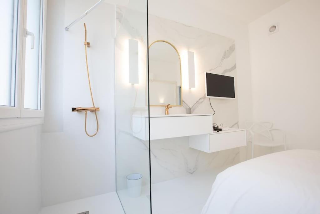 Apartment Luxe Sur Le Port Marseilles