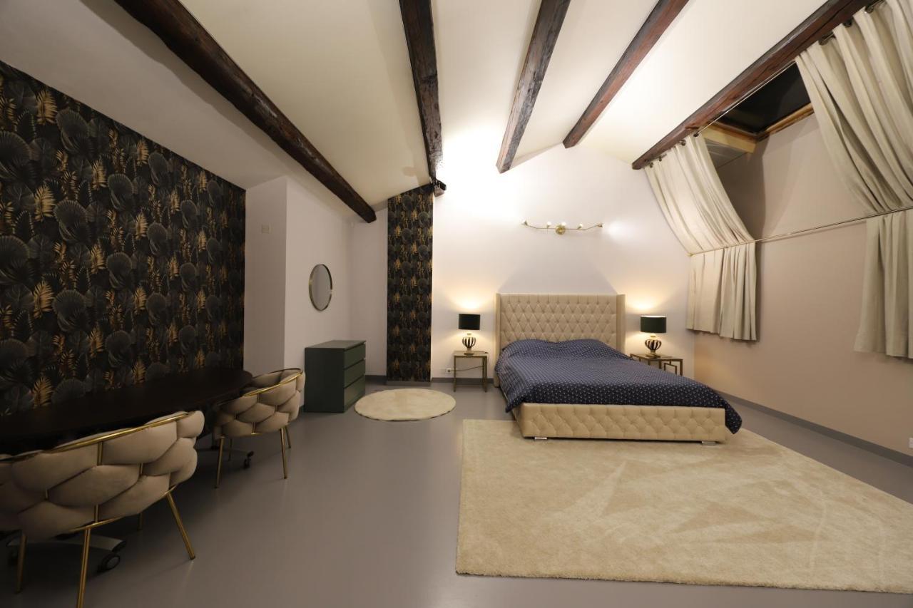 Loft 250m2 Avec Ecran Led Geant De 10m2 Aparthotel Marselha