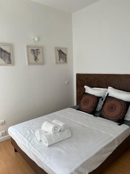 Le Building: 5 Pax Centre Apartment *