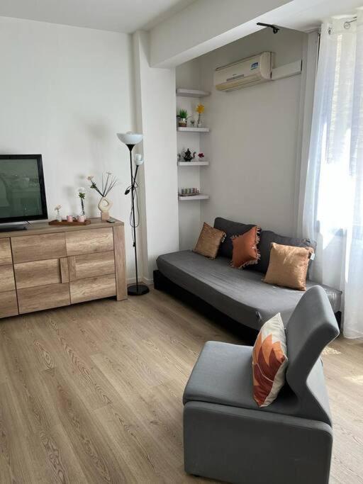 Le Building: 5 Pax Centre Marseilles