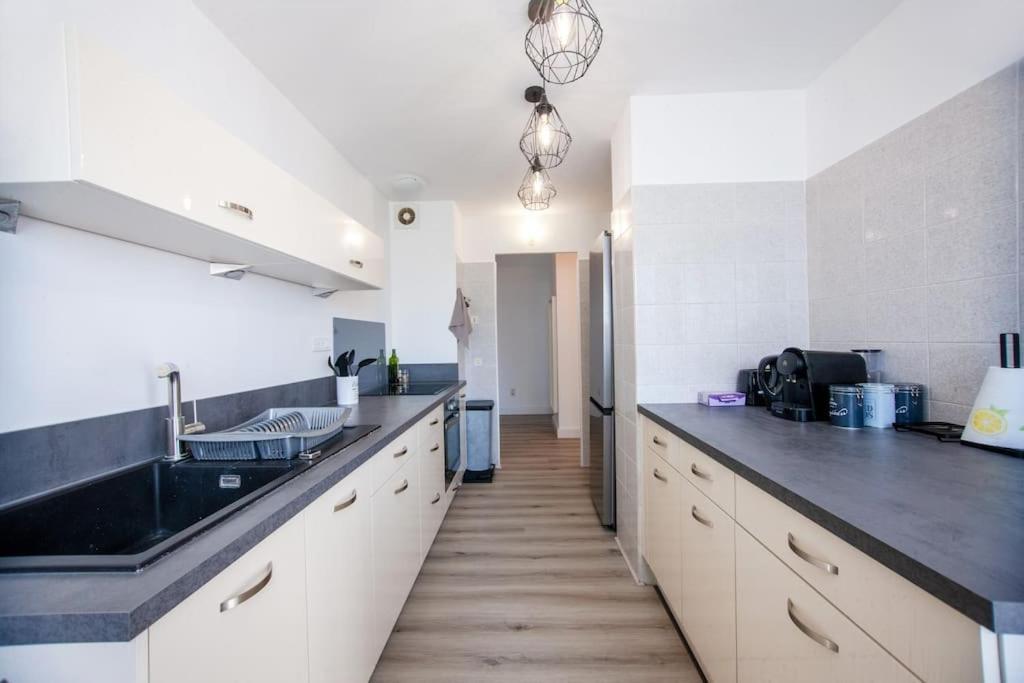 Sablier T4 Parking Dans Securisee Apartment Marseille
