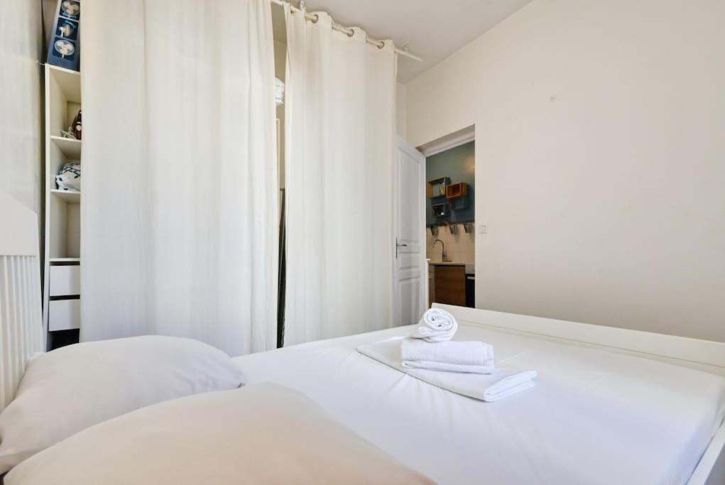 Capucins - T2 Avec Balcon A Noailles, Le Ventre De *