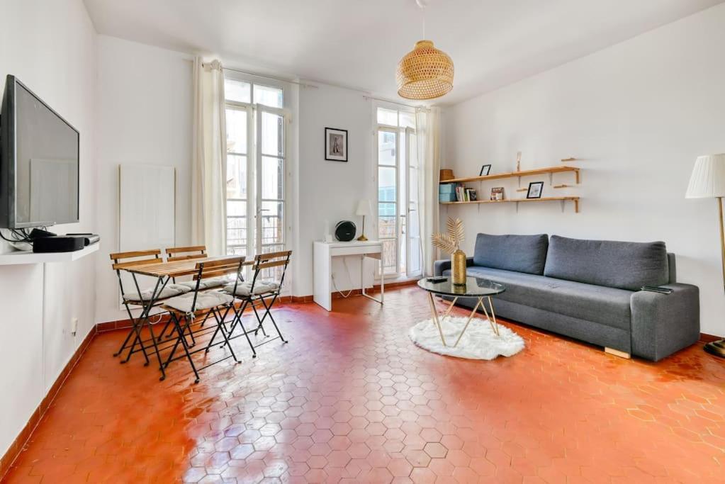 Capucins - T2 Avec Balcon A Noailles, Le Ventre De * Marseille