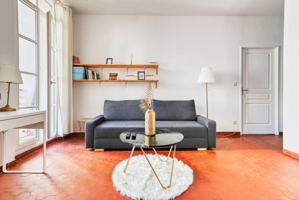 Capucins - T2 Avec Balcon A Noailles, Le Ventre De